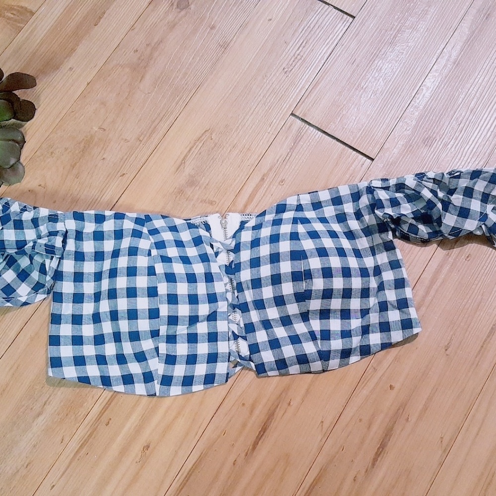 Cute plaid crop top
